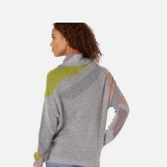 Prana Cowl neck pullover in grey/lavender geometric pattern - Picture 8 of 8